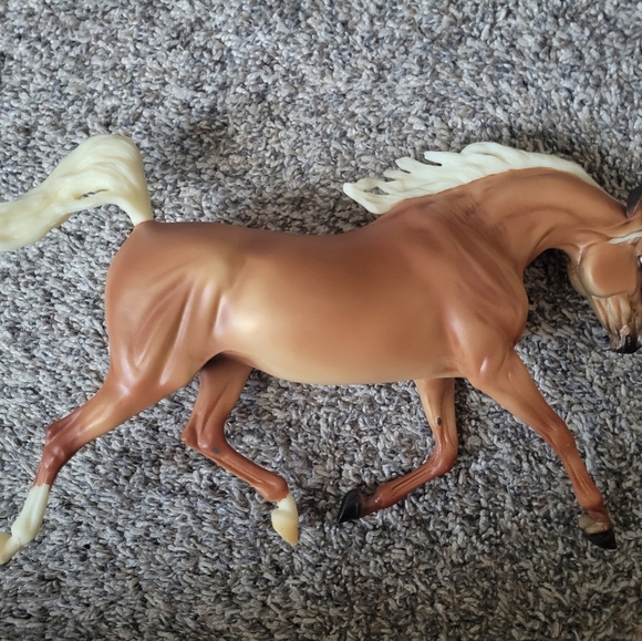 Breyer Model Horse - Picture 5 of 5